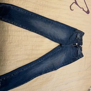 High waisted, skinny, kancan jeans. Flattering!!